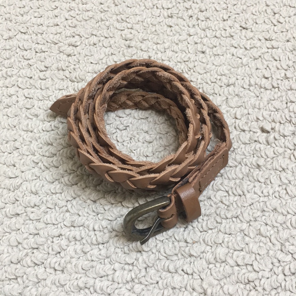 Skinny braided brown leather belt